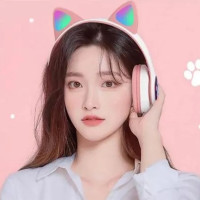 Беспроводные наушники с кошачьими ушками и RGB подсветкой Cat VZV 23M. Цвет: розовый