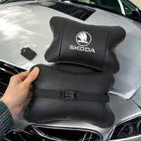 Автомобильные подушки 2 шт на подголовник Skoda / Шкода, из натуральной кожи, стильный аксессуар для вашего авто