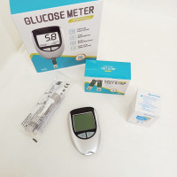 Глюкометр з електрохімічним датчиком і 50 тест-смужками для вимірювання цукру