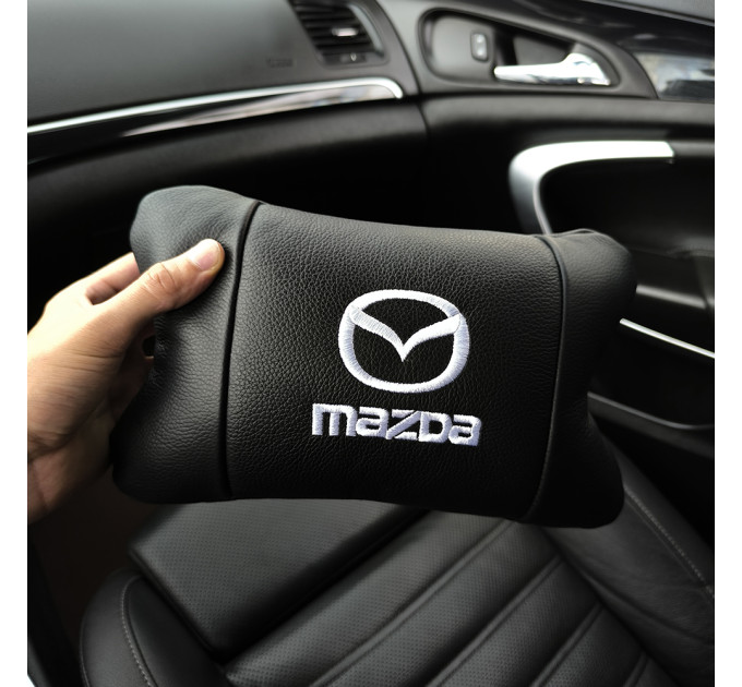 Набір шкіряних подушок Mazda з вишивкою логотипу + подарунок – шкіряний брелок