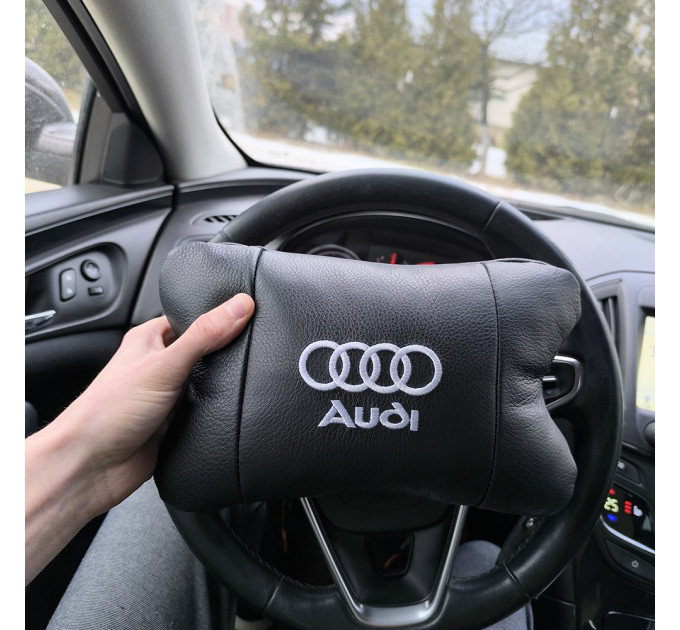 Автомобильная подушка для подголовника Audi – черная натуральная кожа