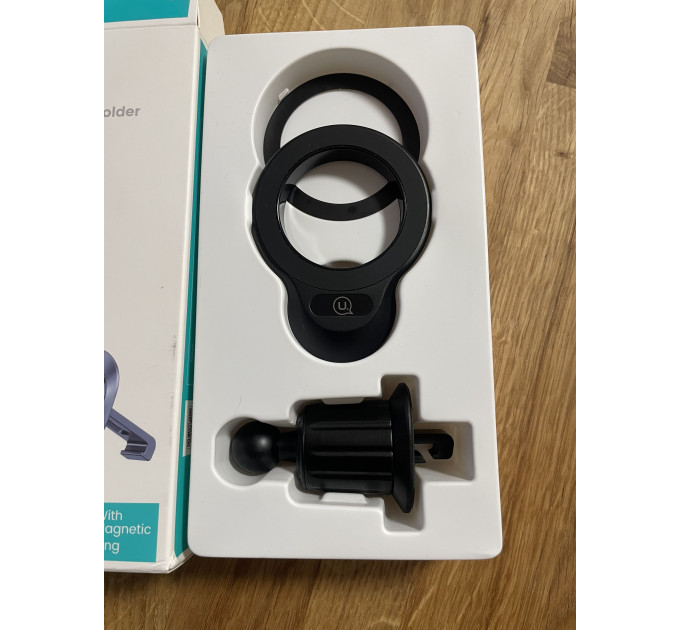 Магнитный держатель в решетку Magnetic Car Phone Holder